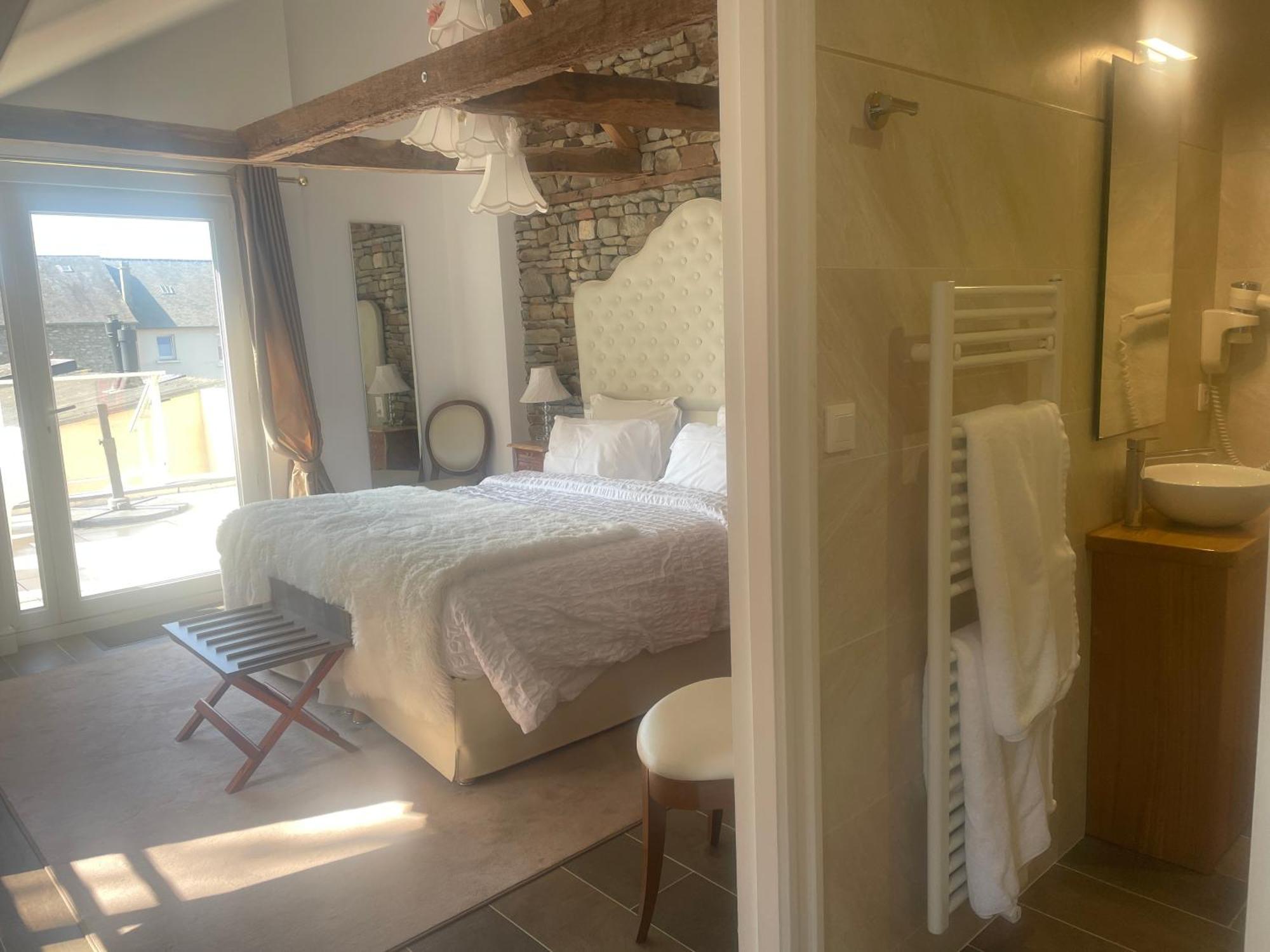 Hotel Victor Hugo Pontorson Eksteriør bilde