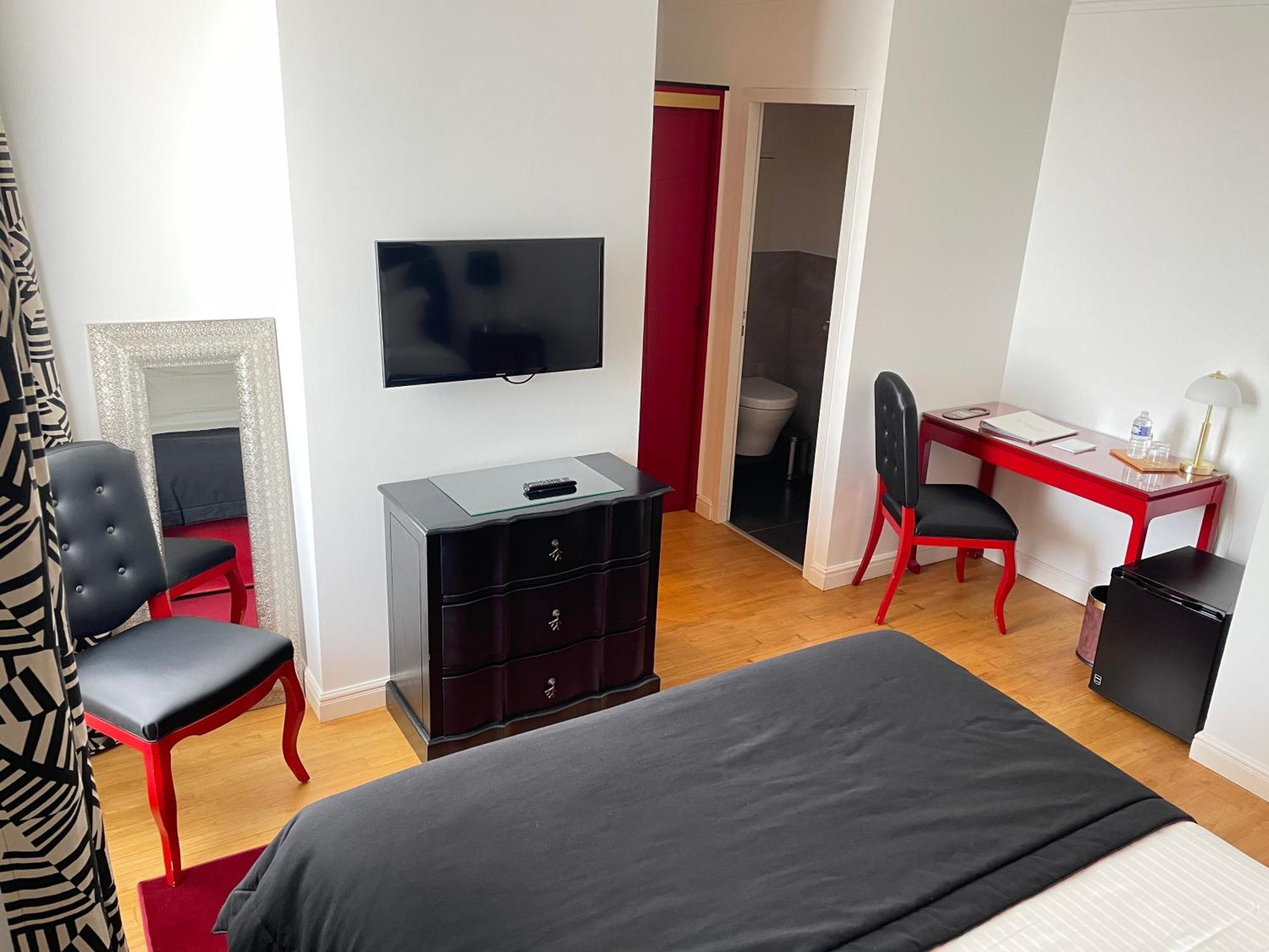Hotel Victor Hugo Pontorson Eksteriør bilde