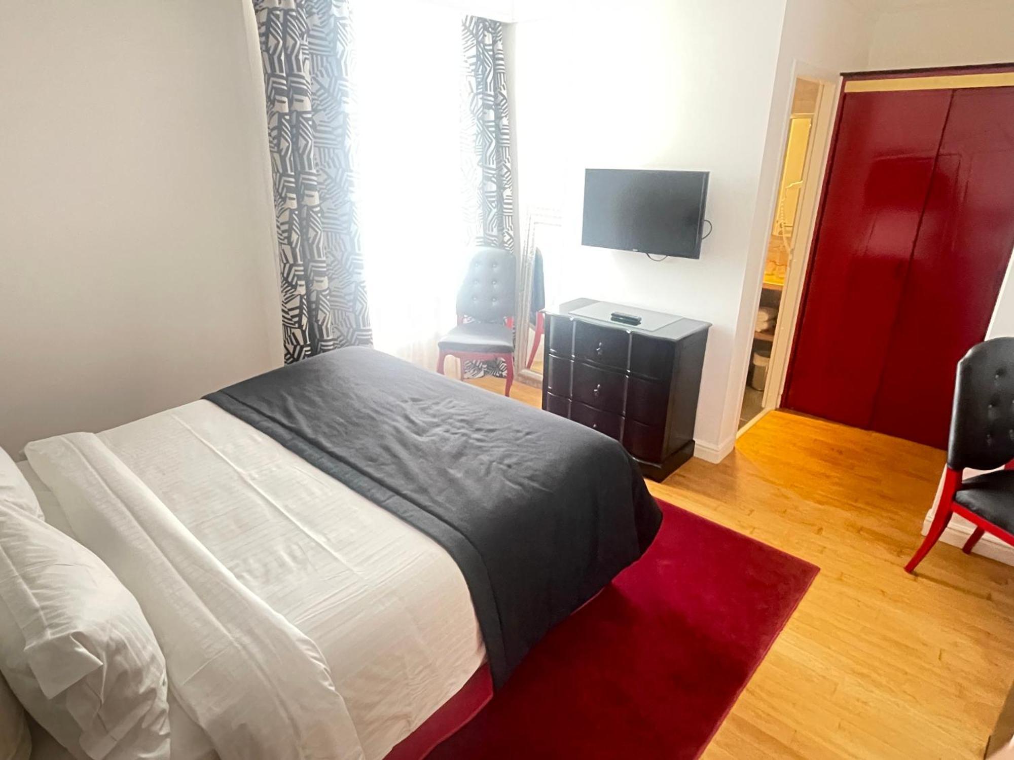 Hotel Victor Hugo Pontorson Eksteriør bilde