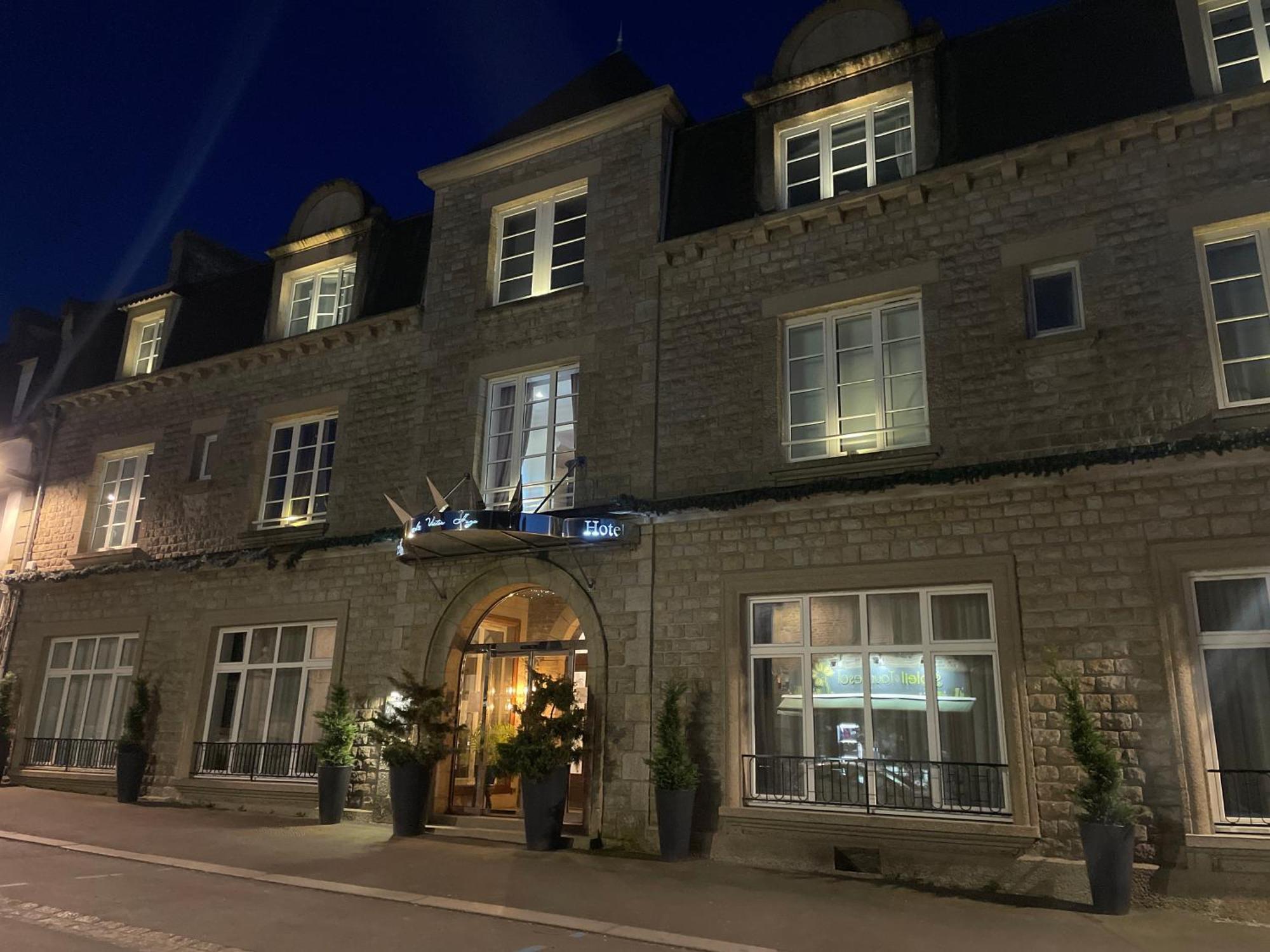 Hotel Victor Hugo Pontorson Eksteriør bilde