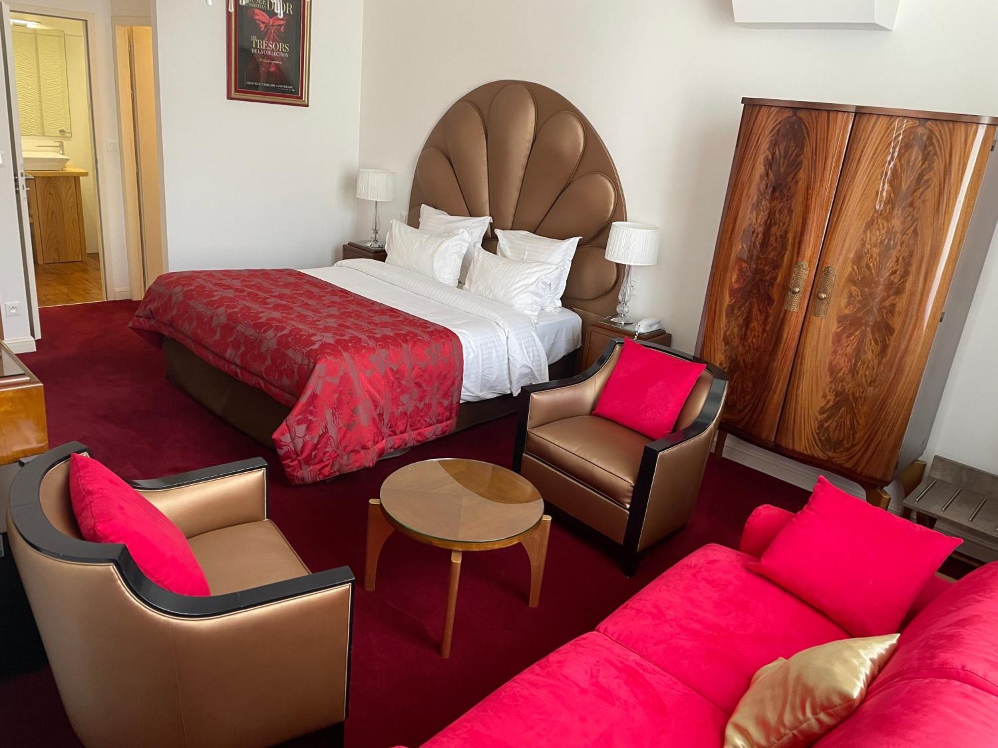 Hotel Victor Hugo Pontorson Eksteriør bilde
