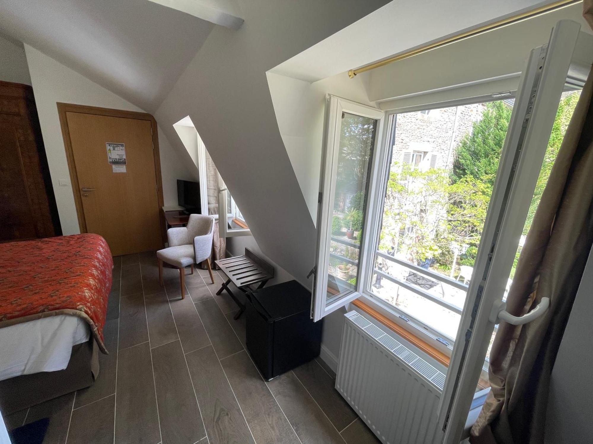 Hotel Victor Hugo Pontorson Eksteriør bilde