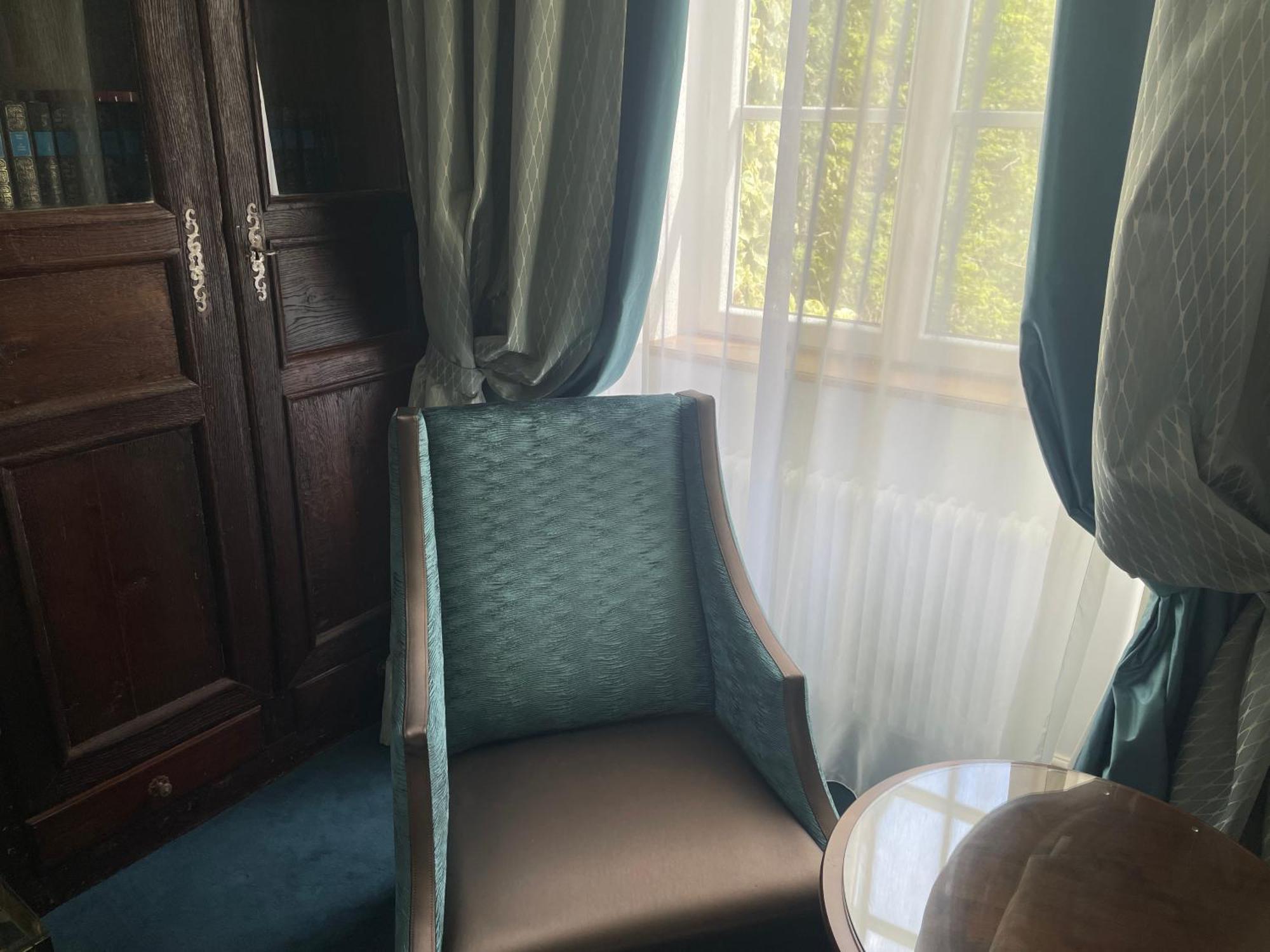 Hotel Victor Hugo Pontorson Eksteriør bilde