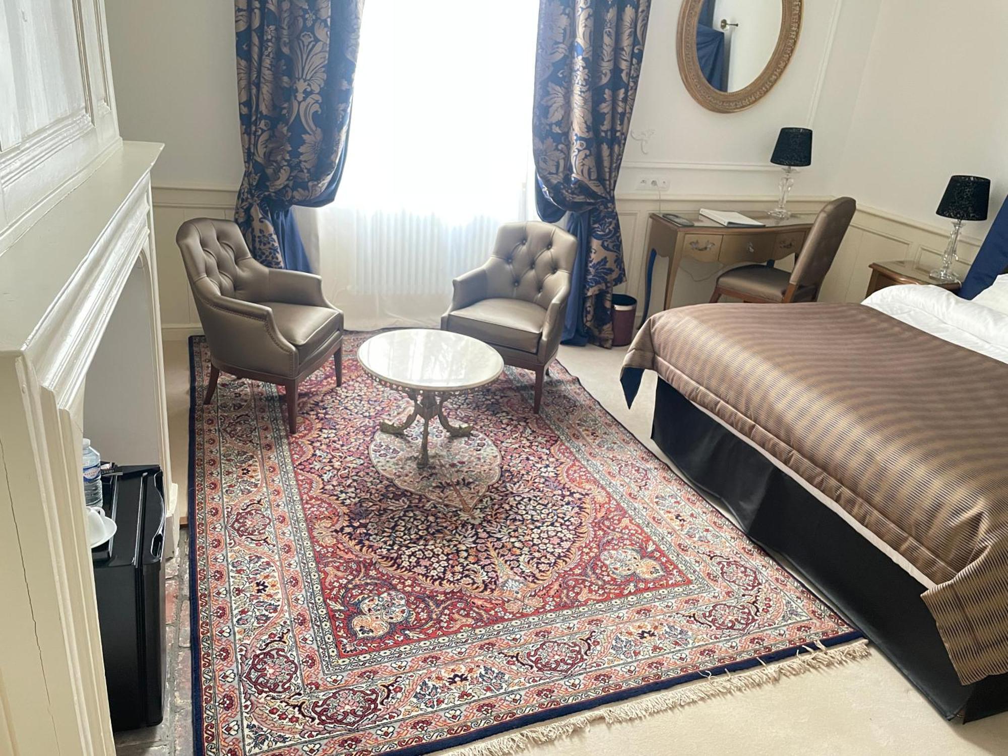 Hotel Victor Hugo Pontorson Eksteriør bilde