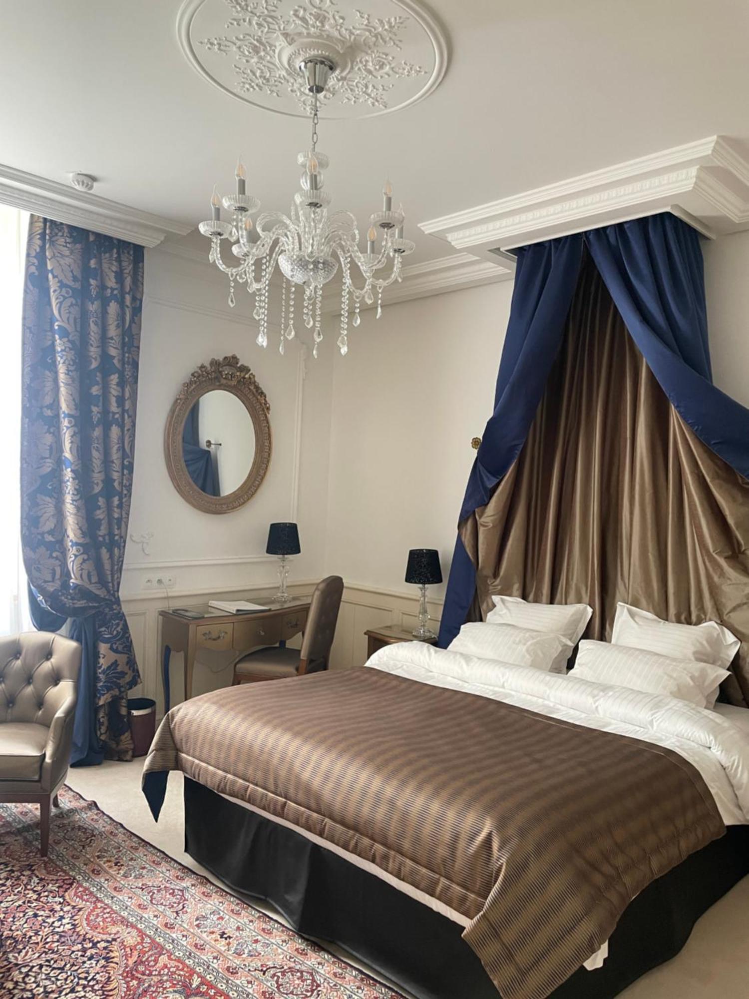 Hotel Victor Hugo Pontorson Eksteriør bilde