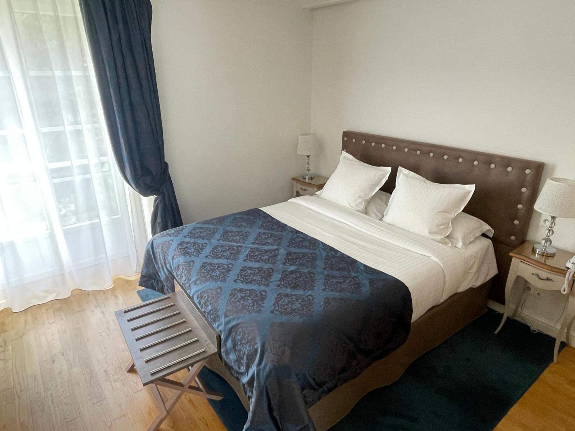 Hotel Victor Hugo Pontorson Eksteriør bilde